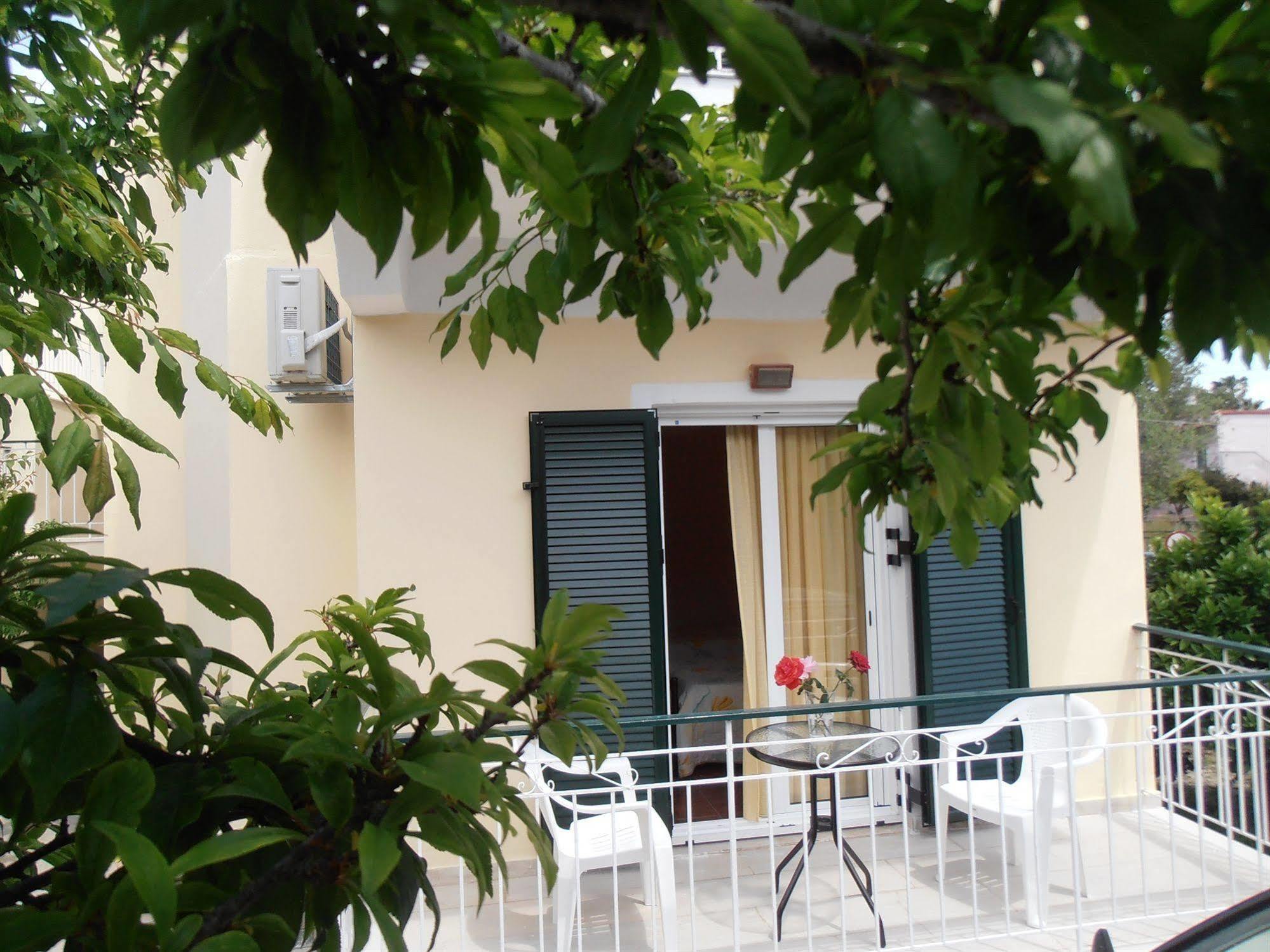 Elenas Garden Apartment Kavos Exterior photo