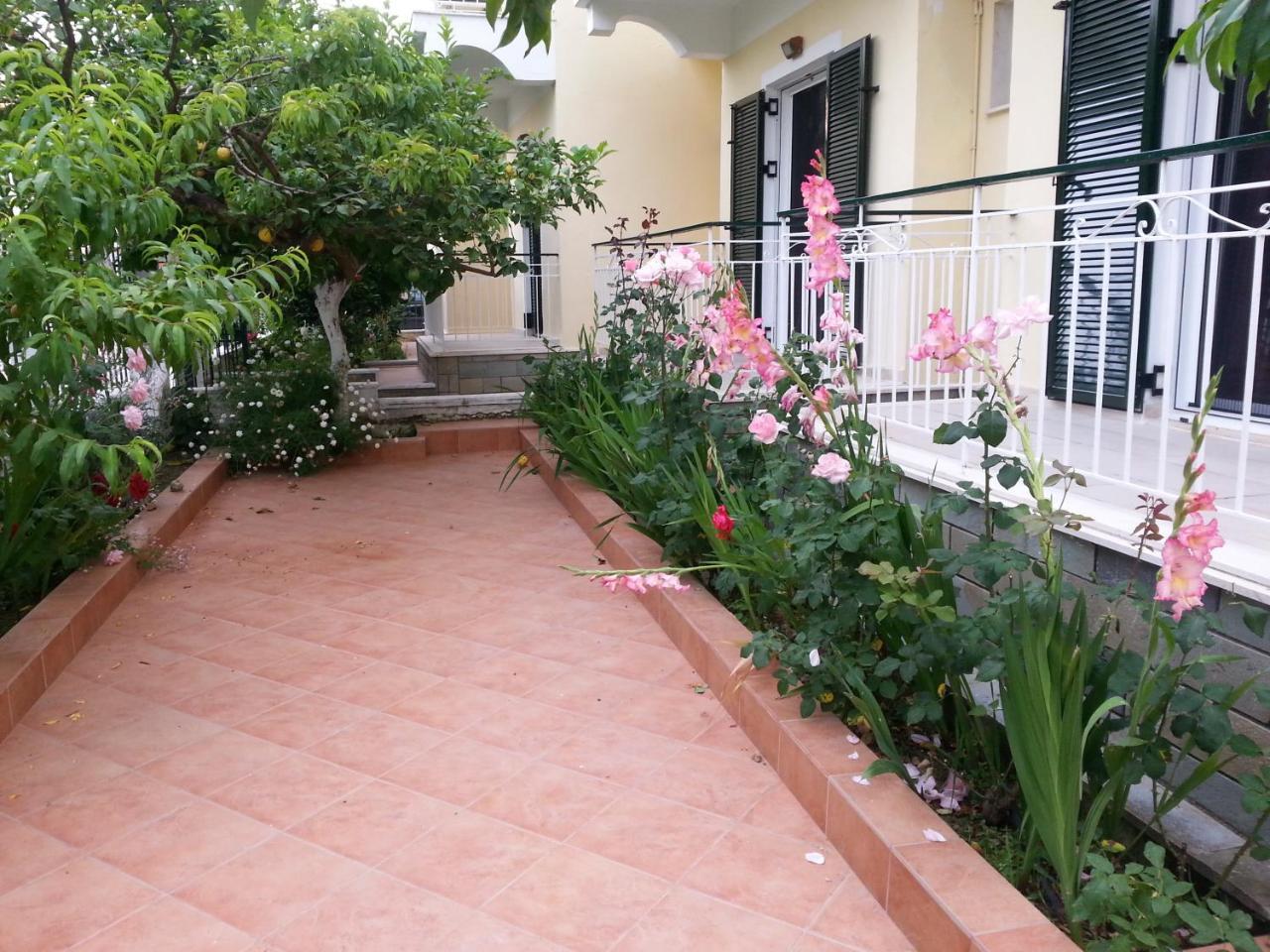 Elenas Garden Apartment Kavos Exterior photo